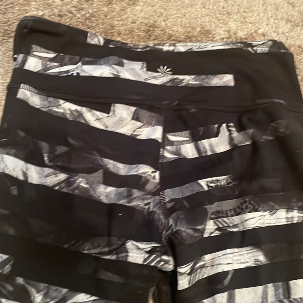 athleta leggings - Picture 6 of 6